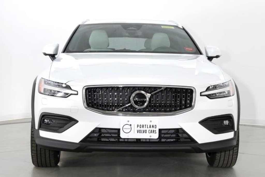 New 2026 Volvo V60 Cross Country B5 Ultra Wagon
