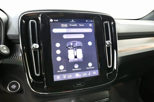 2026 Volvo XC40 Ultra Black Edition - Photo 22