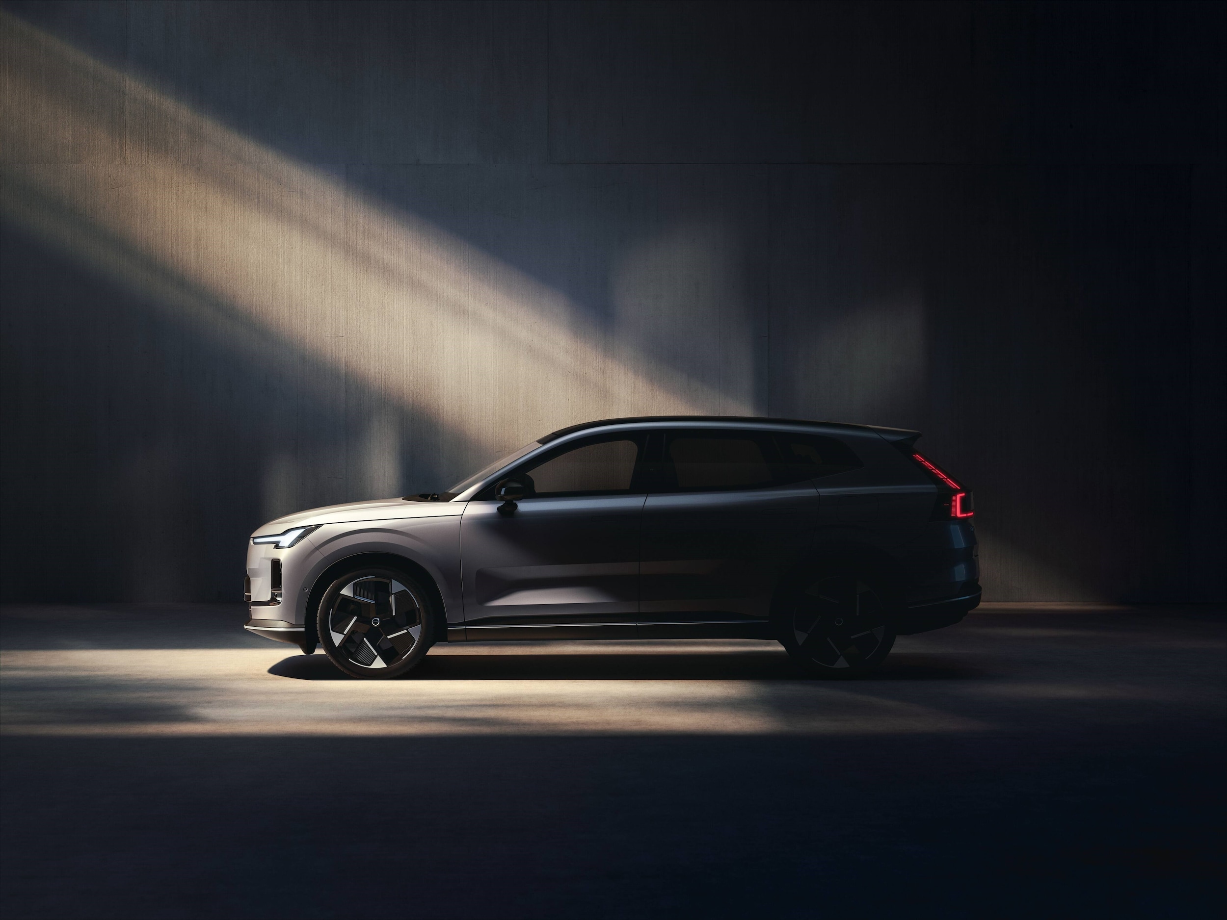 349118_New_Volvo_XC70.jpg