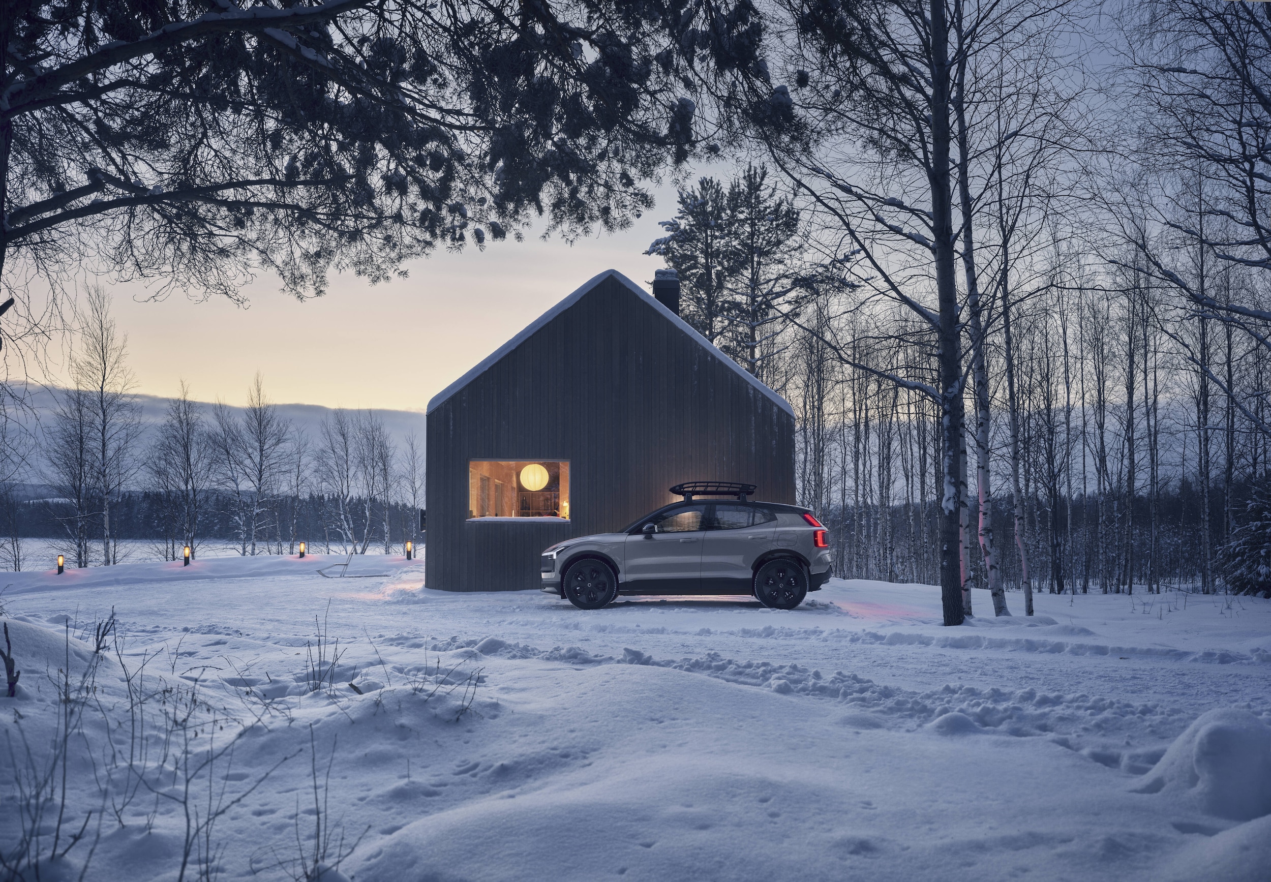 339527_Volvo_EX30_Cross_Country_with_Swedish_winter_cabin.jpg