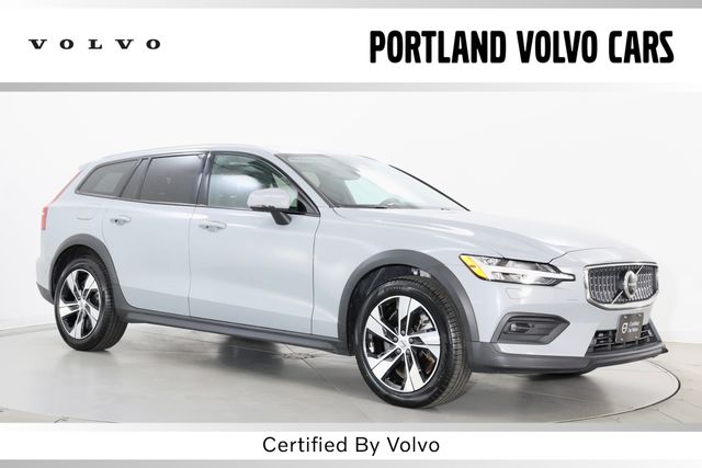 2025 Volvo V60 Cross Country