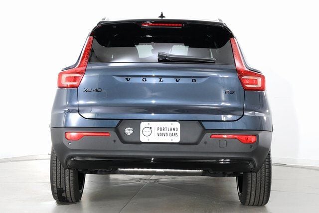 2026 Volvo XC40 Ultra Black Edition - Photo 7