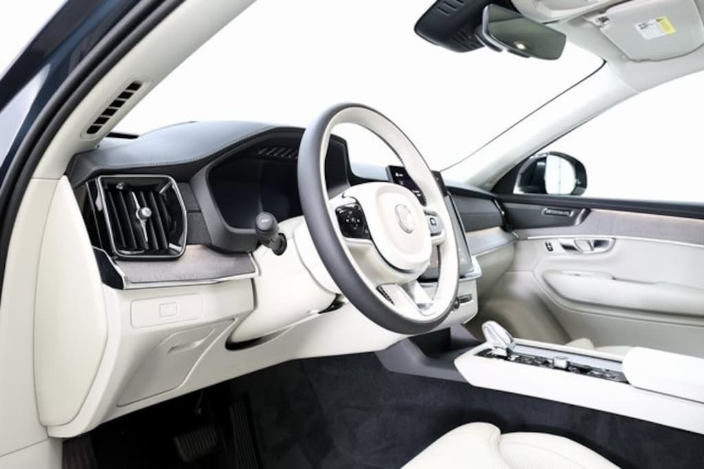 New 2026 Volvo XC90 B6 Ultra Dark Theme 7-Seater SUV