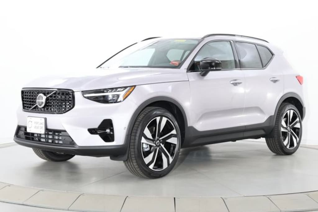 New 2026 Volvo XC40 B5 Ultra SUV