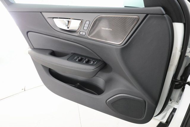 2026 Volvo V60 Cross Country Plus - Photo 13