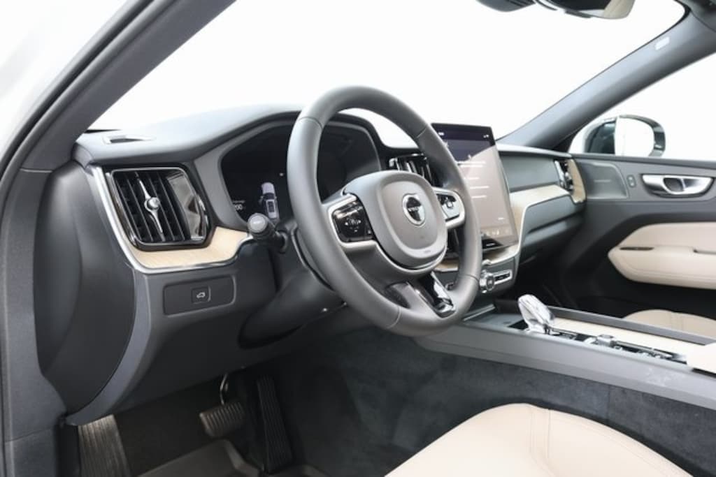 New 2026 Volvo XC60 B5 Plus SUV