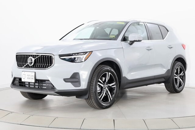 2025 Volvo XC40 Core photo 4