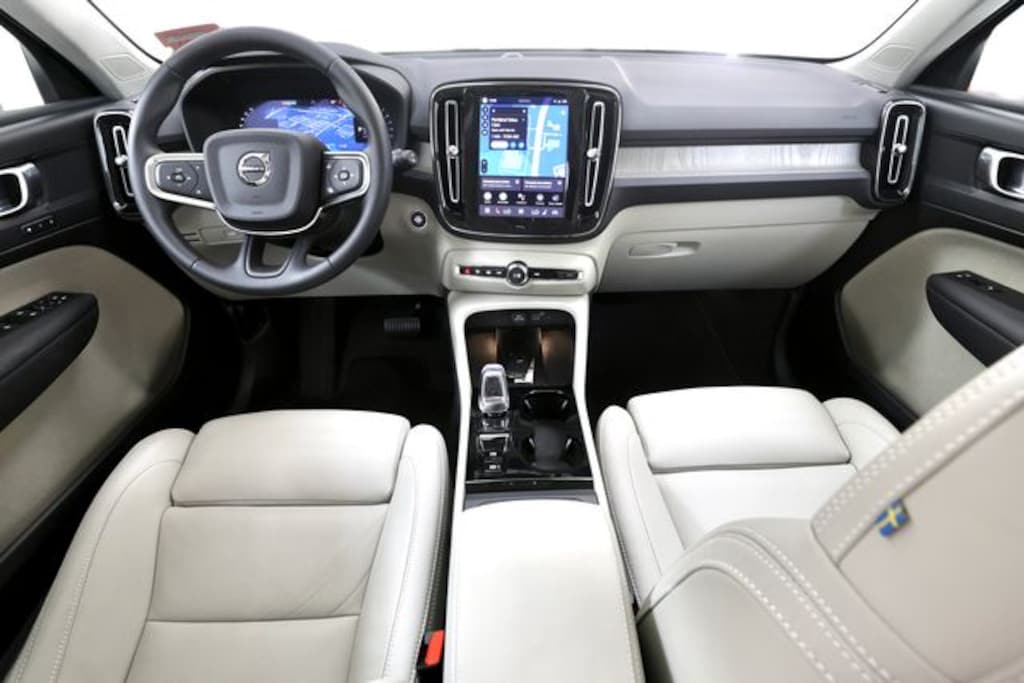 Certified 2025 Volvo XC40 B5 Plus Bright Theme SUV