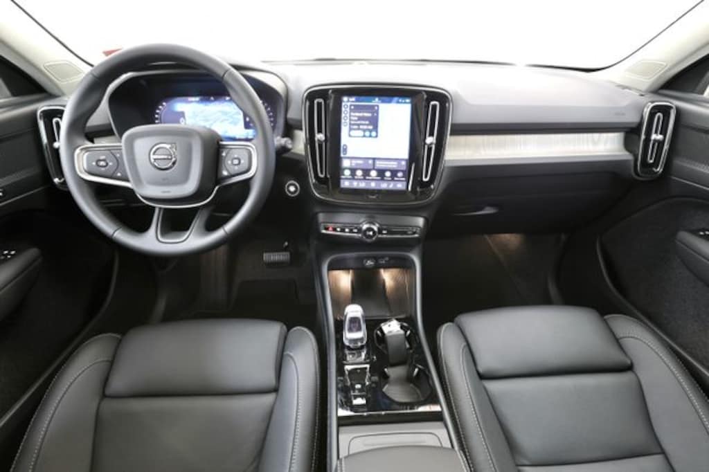 New 2026 Volvo XC40 B5 Plus SUV