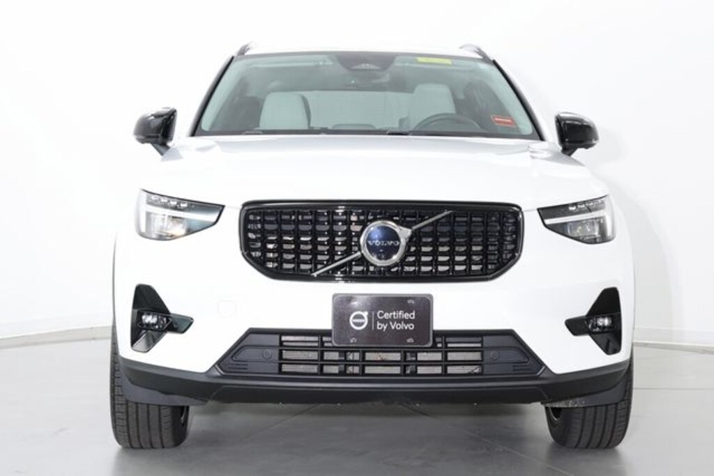 Certified 2023 Volvo XC40 B5 AWD Ultimate Dark SUV