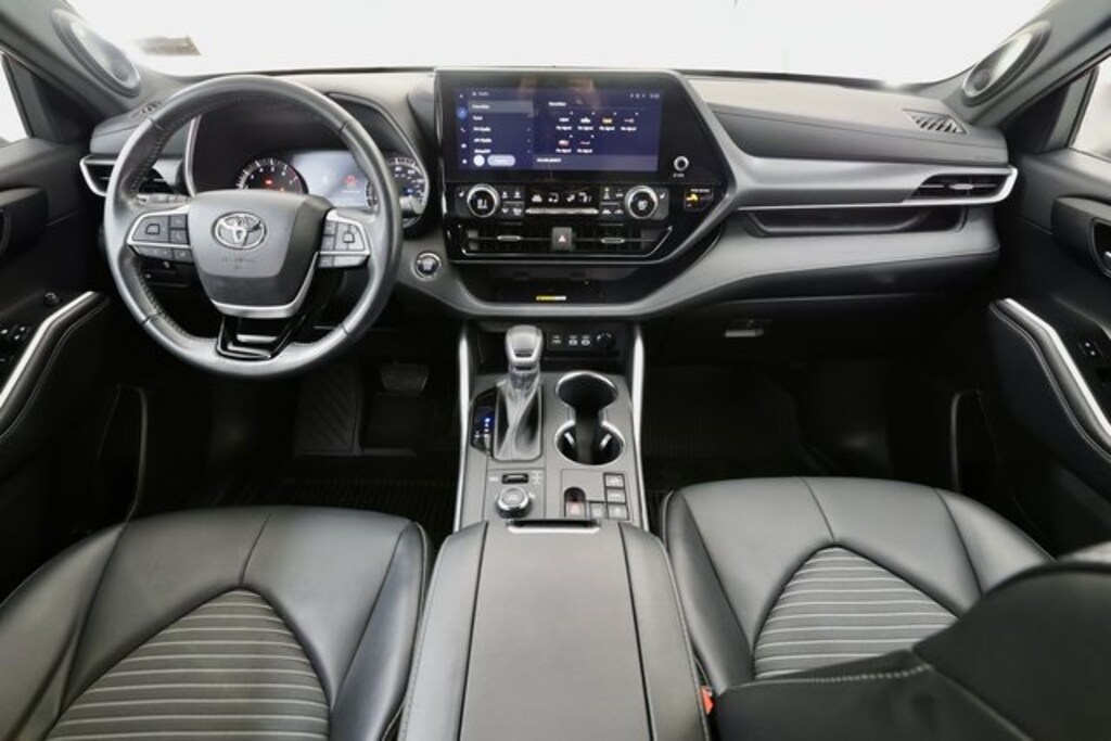 Used 2023 Toyota Highlander XSE SUV