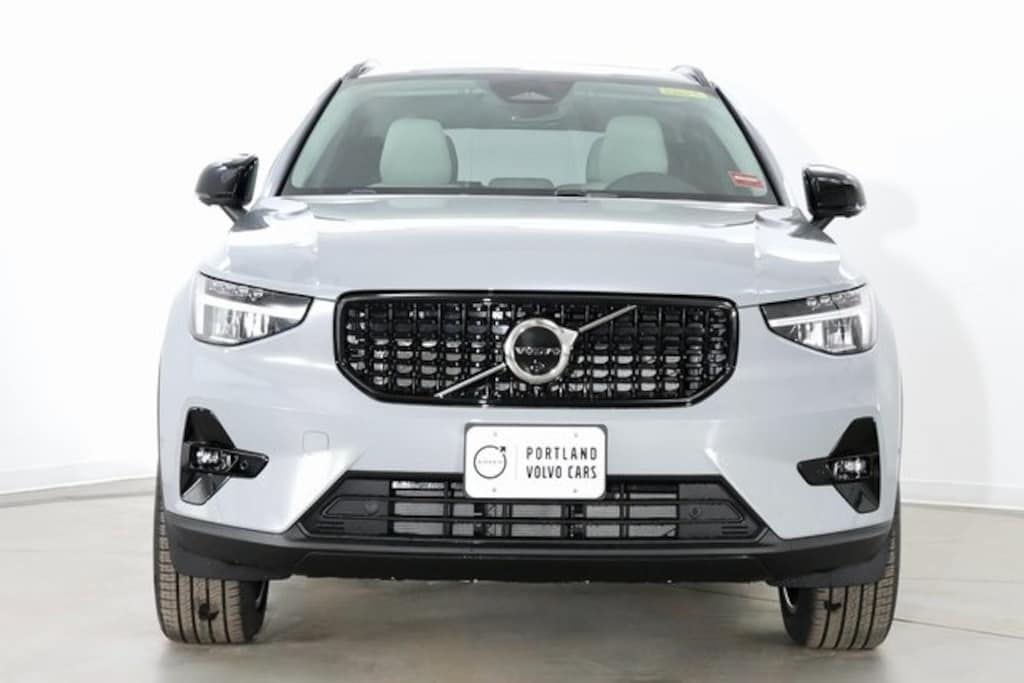 New 2026 Volvo XC40 B5 Plus SUV
