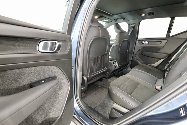 2026 Volvo XC40 Ultra Black Edition - Photo 15