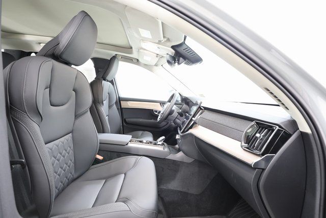 2026 Volvo XC90 Plus - Photo 19