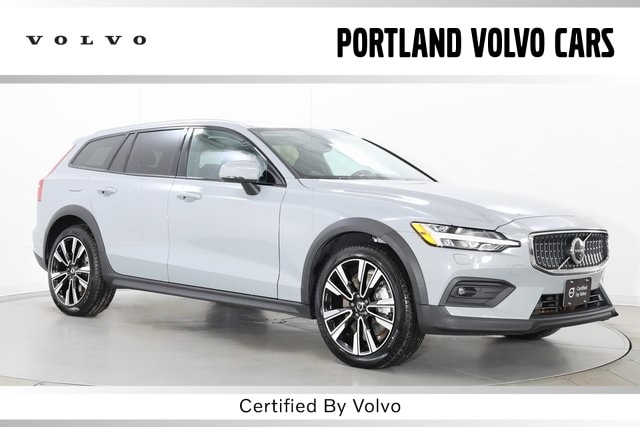 2025 Volvo V60 Cross Country B5 Plus Wagon