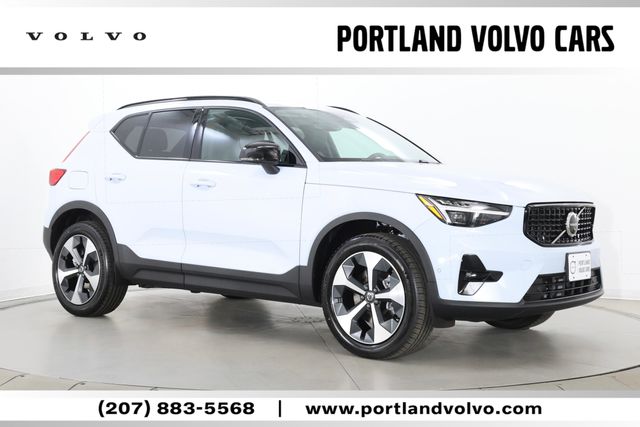 2026 Volvo XC40 B5 Plus Dark AWD's photo