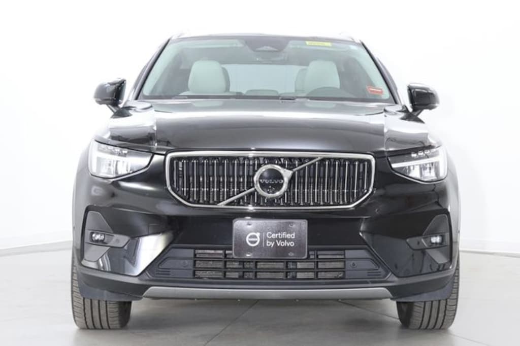 Certified 2025 Volvo XC40 B5 Plus Bright Theme SUV