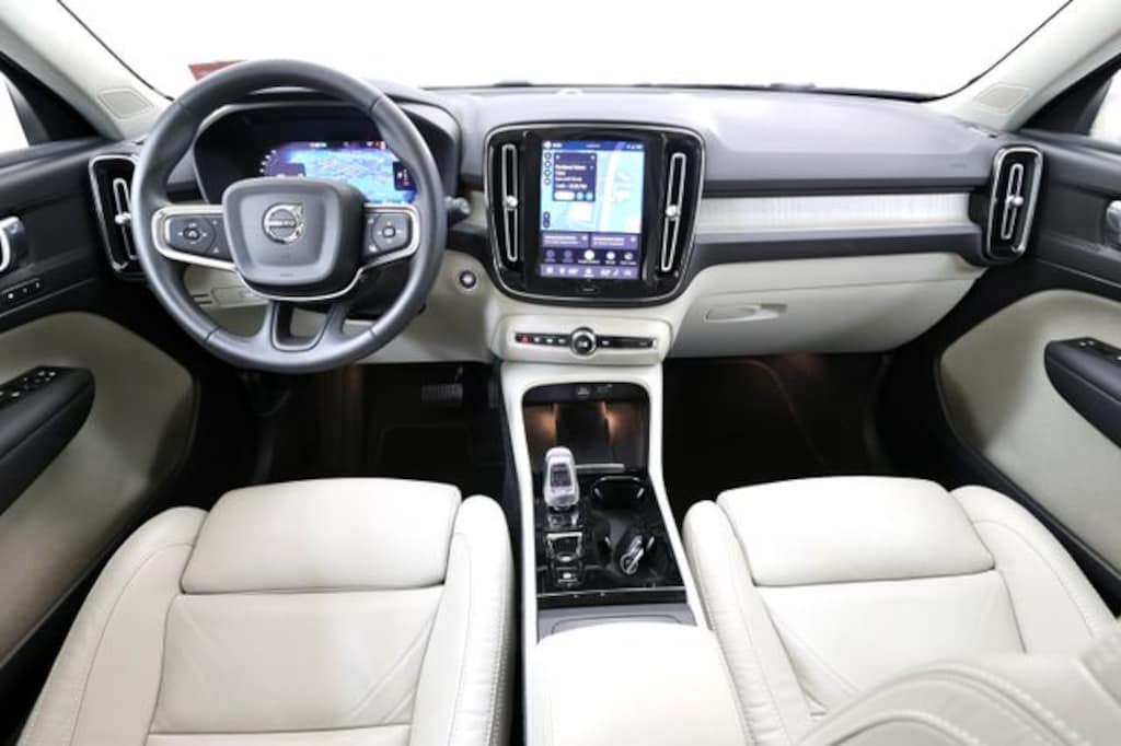 Certified 2023 Volvo XC40 B5 AWD Plus Dark SUV