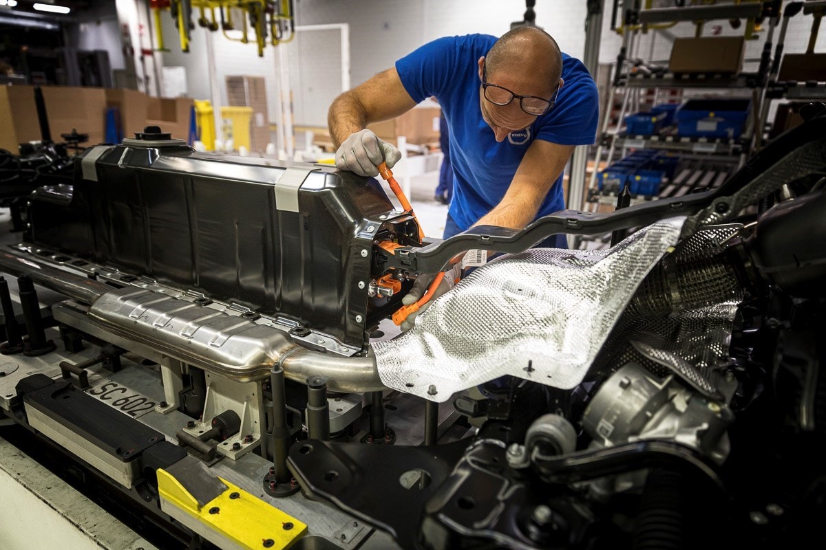 Volvo_Cars_Electric_Vehicle.jpg