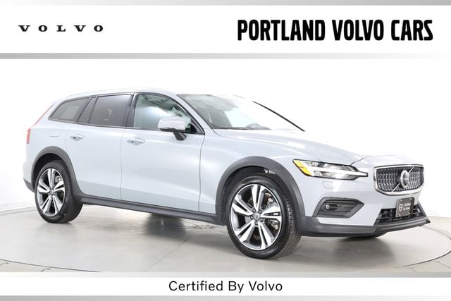 2025 Volvo V60 Cross Country