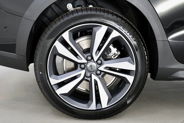 2026 Volvo V60 Cross Country Plus - Photo 10