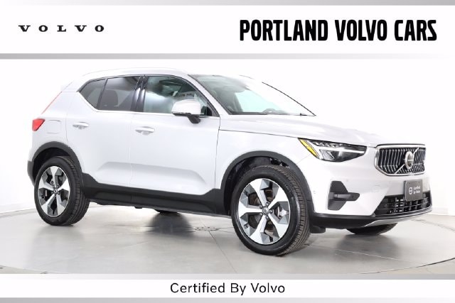 2025 Volvo XC40 Plus