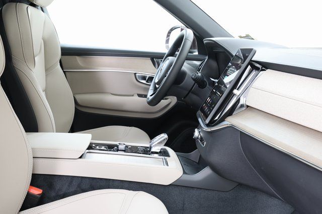 2026 Volvo XC90 Plus - Photo 21