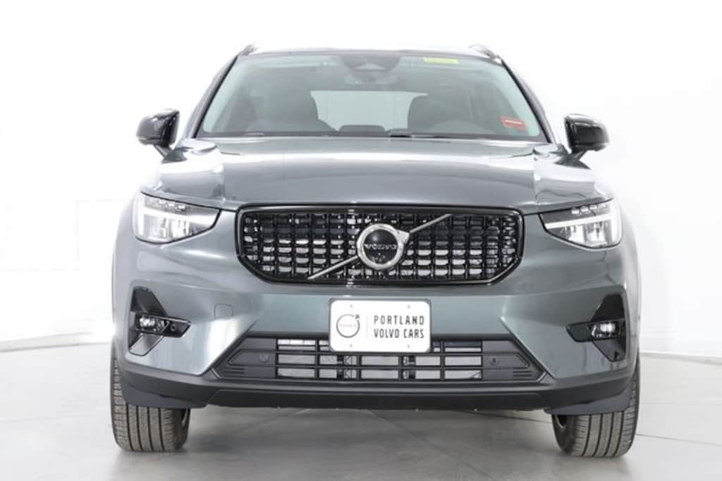 New 2026 Volvo XC40 B5 Plus SUV