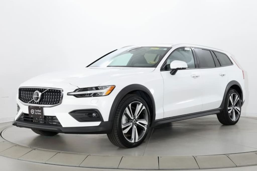Certified 2025 Volvo V60 Cross Country B5 Plus Wagon