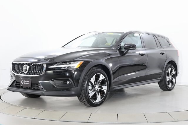 2024 Volvo V60 Cross Country B5 Plus photo 4