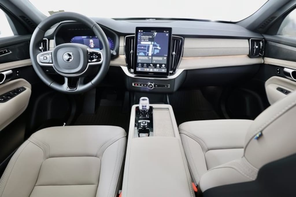 New 2026 Volvo XC90 B6 Plus 7-Seater SUV