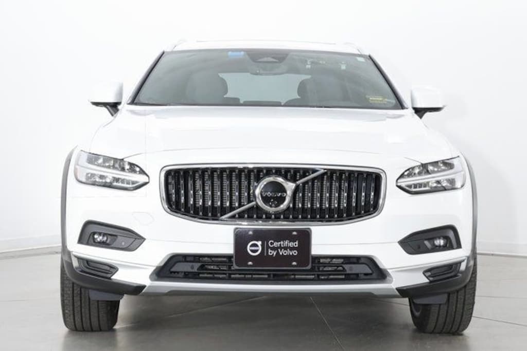 Certified 2024 Volvo V90 Cross Country B6 Ultimate Wagon