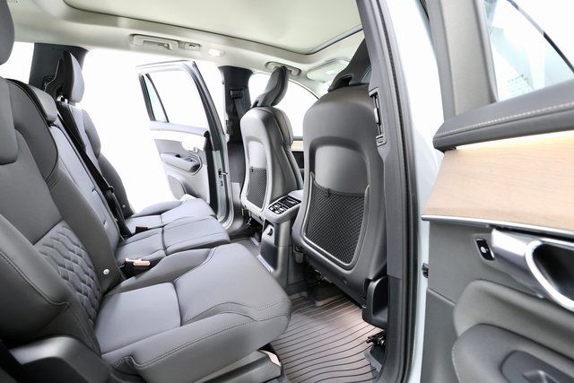2026 Volvo XC90 Plus - Photo 17