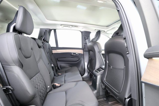 2026 Volvo XC90 Plus - Photo 18
