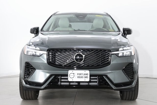2026 Volvo XC60 Hybrid T8 photo 3