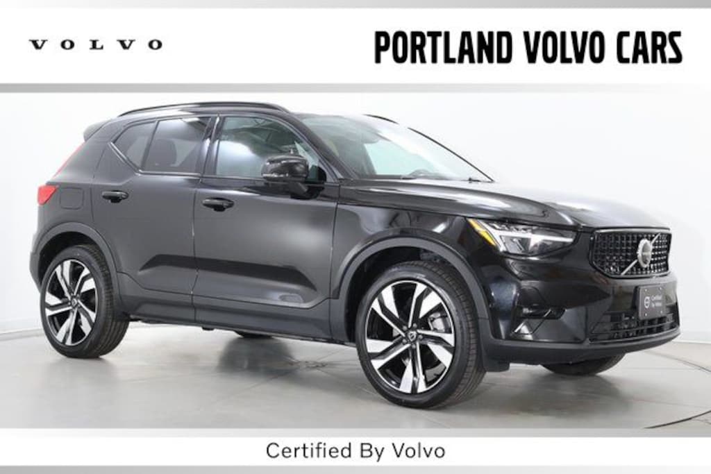 Certified 2025 Volvo XC40 B5 Plus Dark Theme SUV