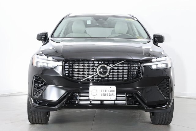 2025 Volvo XC60 Hybrid T8 Plus photo 3