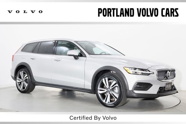 2025 Volvo V60 Cross Country