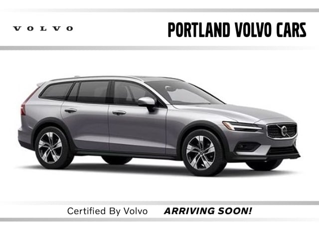 2025 Volvo V60 Cross Country Plus's photo