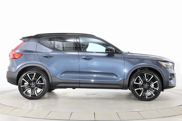 2026 Volvo XC40 Ultra Black Edition - Photo 9