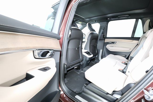 2026 Volvo XC90 Plus - Photo 15