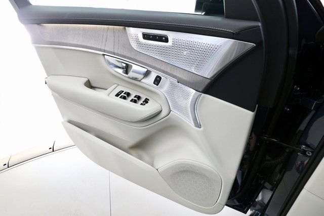 2026 Volvo XC90 Ultra - Photo 13