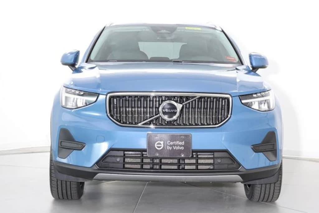 Certified 2025 Volvo XC40 B5 Core Bright Theme SUV