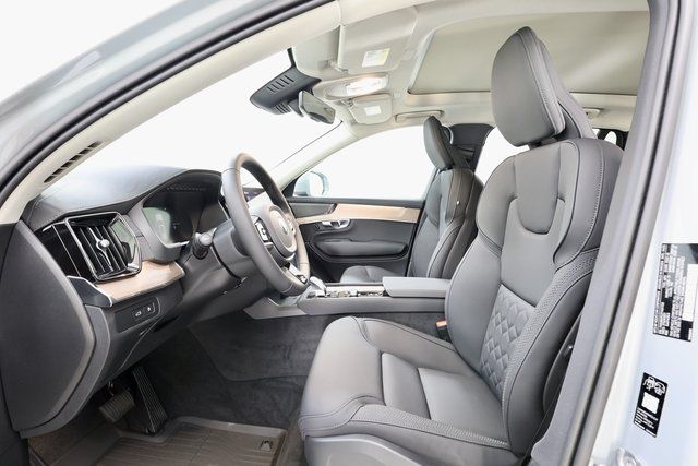 2026 Volvo XC90 Plus - Photo 14