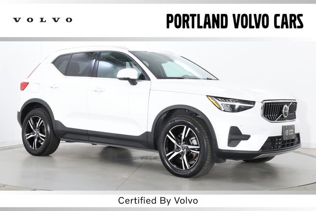 2025 Volvo XC40 B5 Core Bright AWD's photo