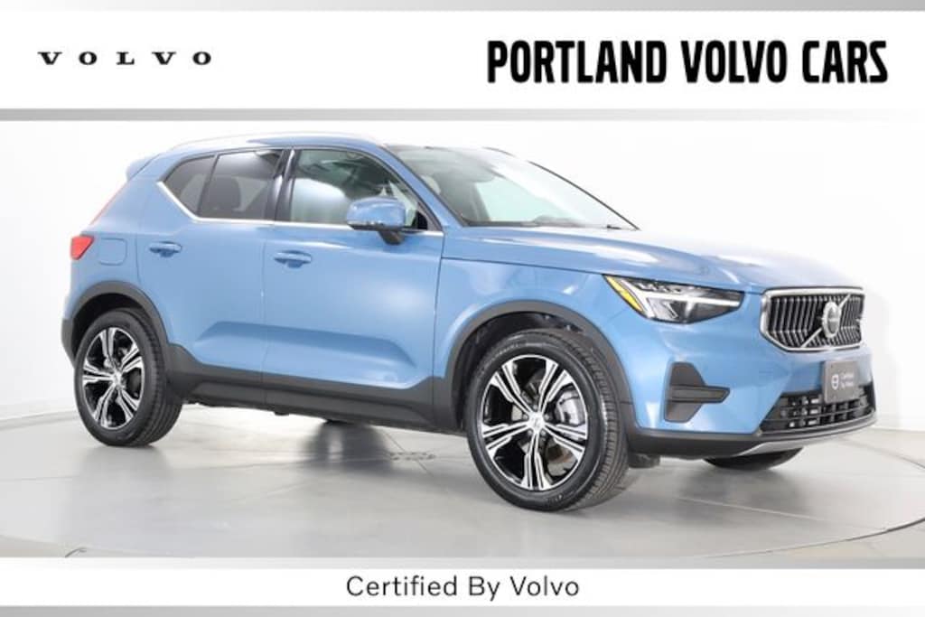 Certified 2025 Volvo XC40 B5 Core Bright Theme SUV