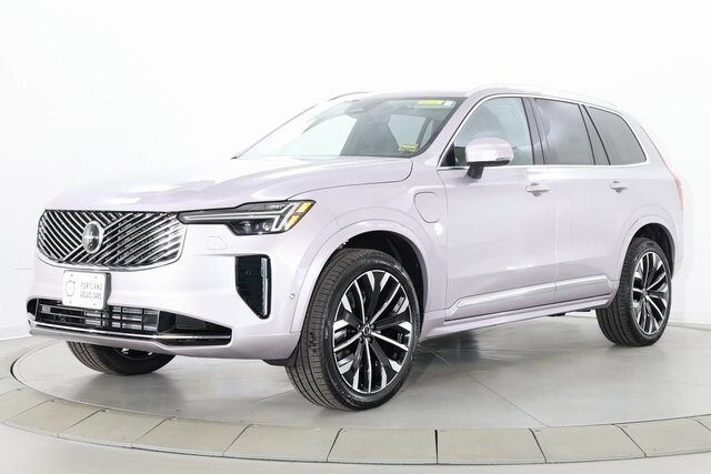 2026 Volvo XC90 T8 Plus photo 4