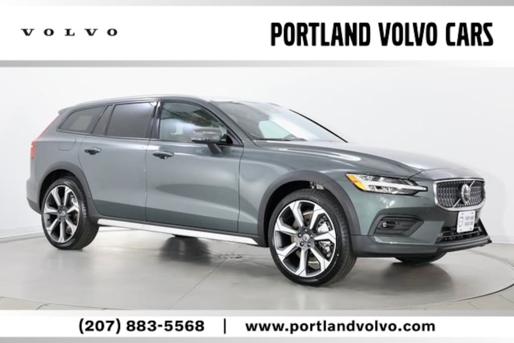 New 2026 Volvo V60 Cross Country B5 Ultra Wagon