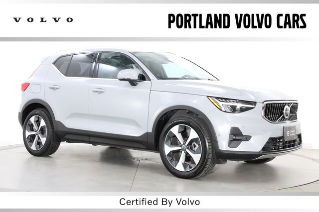 2025 Volvo XC40 B5 Plus Bright AWD's photo