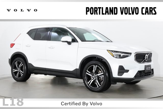 2025 Volvo XC40 SUV 